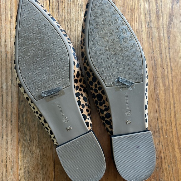 Birdies The Swan Mule in Mini Cheetah Leopard - Picture 4 of 6